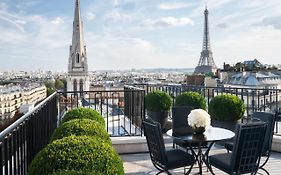 Four Seasons Hotel George V Paris Exterior photo